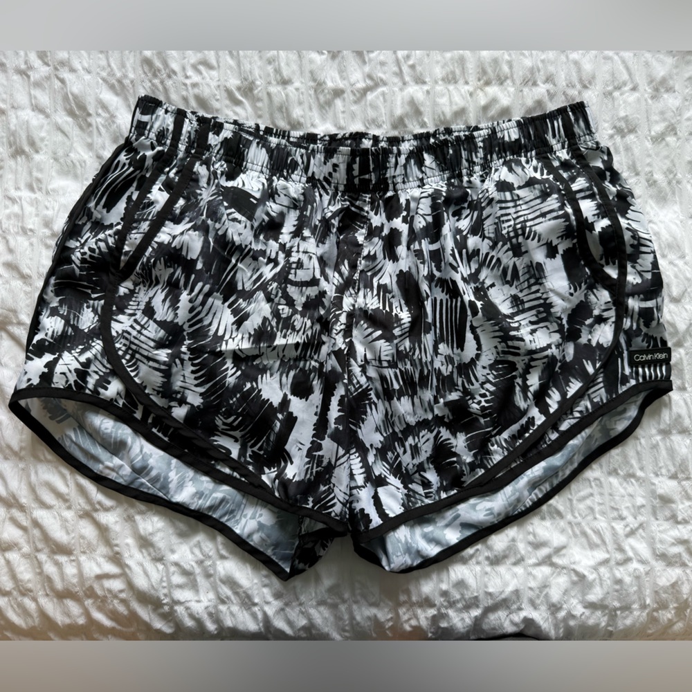 Calvin Klein: Women Athletic shorts size XL